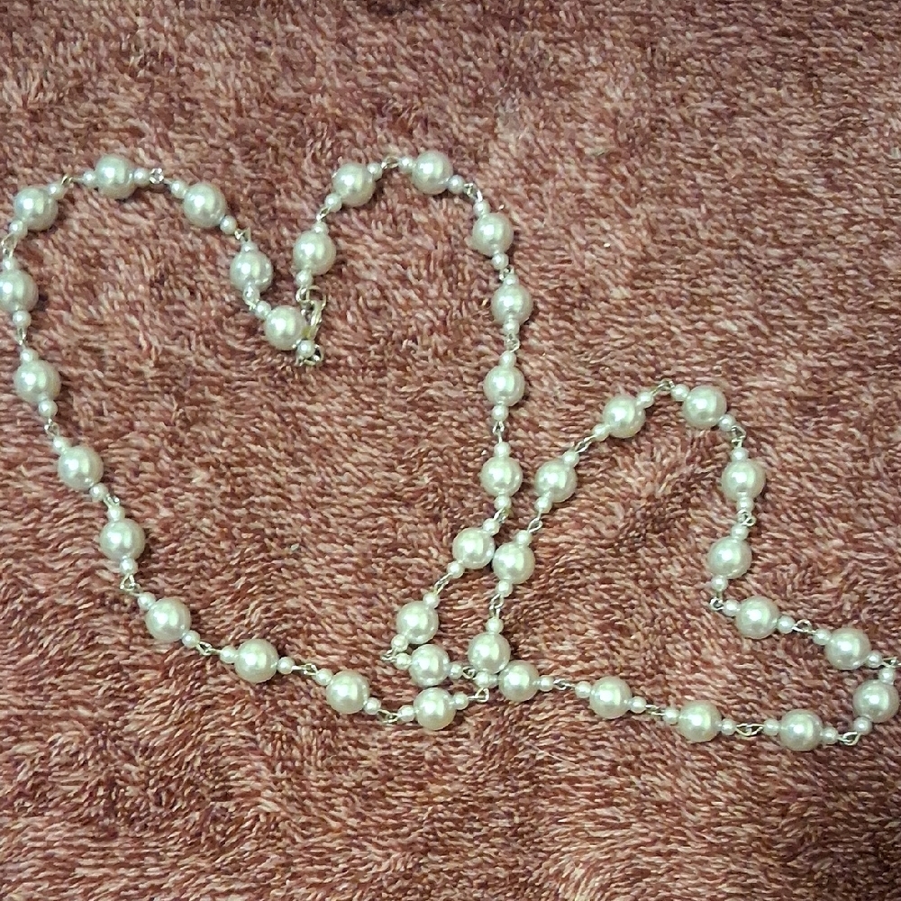 Elegant Pearl Necklace